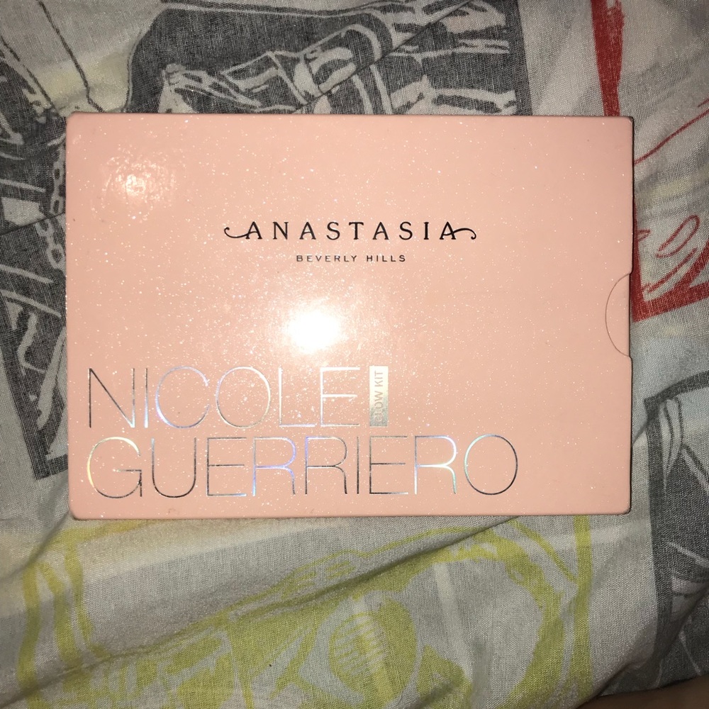 ABH Nicole Guerriero Glow Kit